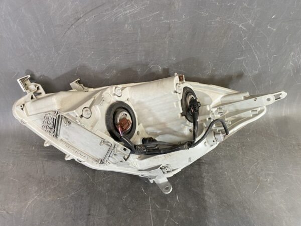 TOYOTA ISIS ANM10 ANM15 Headlight STANLEY 44-60 R Right Side x1 - Image 6