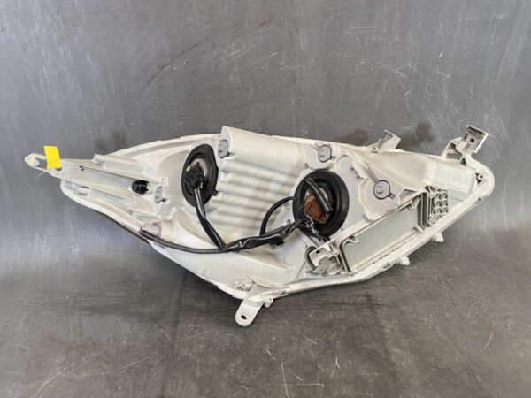 TOYOTA ISIS ANM10 ANM15 Genuine Headlight / STANLEY 44-60 L / Left Side x1 - Image 6