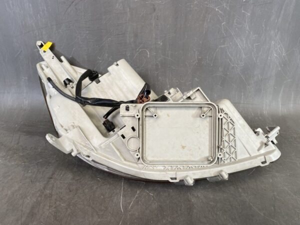 TOYOTA ISIS ANM10 ANM15 Genuine Headlight / STANLEY 44-60 L / Left Side x1 - Image 7