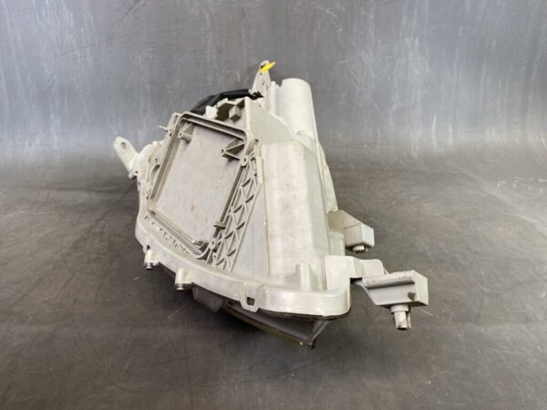 TOYOTA ISIS ANM10 ANM15 Genuine Headlight / STANLEY 44-60 L / Left Side x1 - Image 8