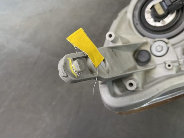 TOYOTA ISIS ANM10 ANM15 Genuine Headlight / STANLEY 44-60 L / Left Side x1 - Image 9