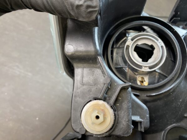 NISSAN SERENA C27 SUZUKI LANDY Headlight 100-23719 Left Side x1 - Image 3