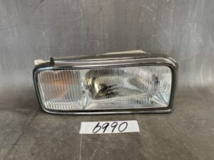 NISSAN PRESIDENT / PHG50 G50 Genuine Headlight / ICHIKOH 1433 / Right Side x1