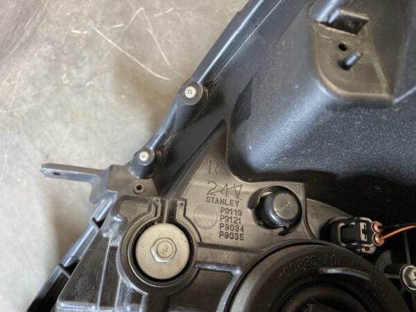 SUZUKI SWIFT ZC72S ZD72S Genuine Headlight / STANLEY P9119 / Right Side x1 - Image 3