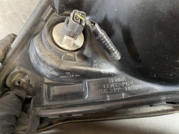 HONDA FIT / GD1 GD2 GD3 GD4 Genuine Headlight / P1680 Right Side x1 - Image 3