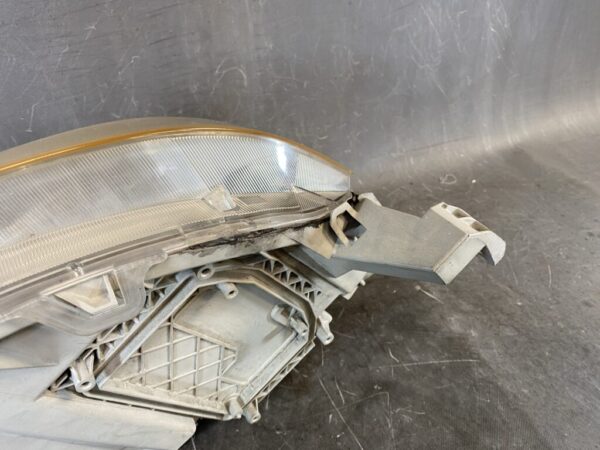 TOYOTA RAUM NCZ20 NCZ25 Headlight 46-4 Left Side x1 - Image 9