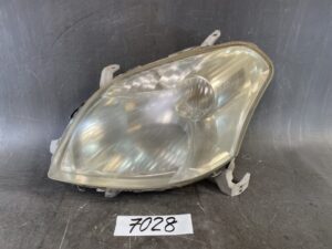 TOYOTA RAUM / NCZ20 Genuine Headlight / KOITO 46-4 / Left Side x1