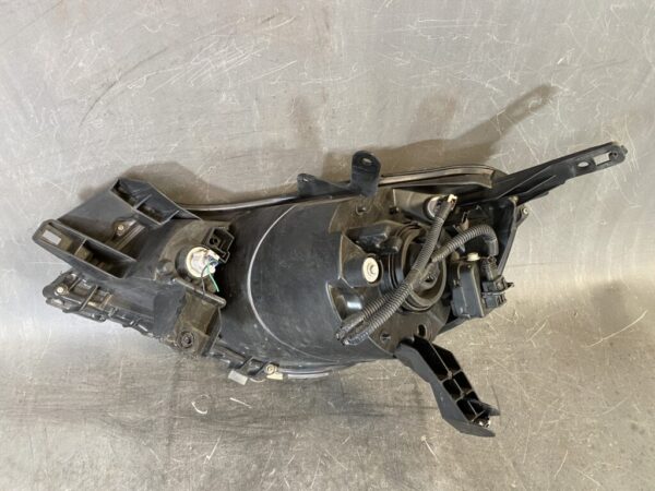 MITSUBISHI LANCER CARGO Y12 Headlight 1800 Right Side x1 - Image 7