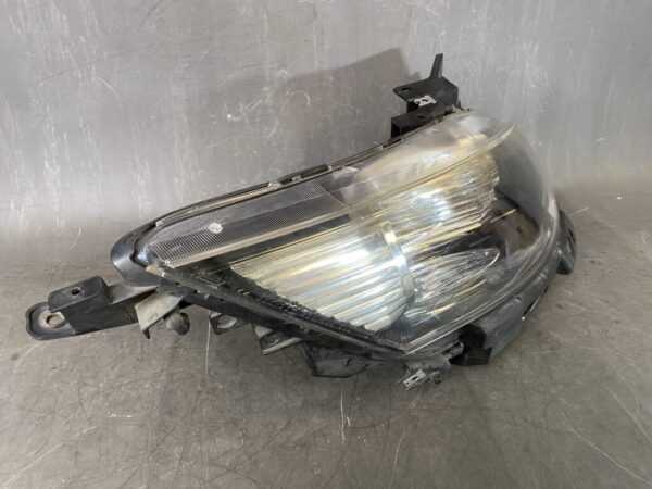MAZDA BIANTE CCEFW CC3FW CCEAW HID Headlight P8161 Right Side x1 - Image 3