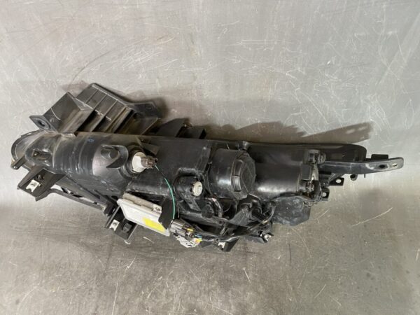 MAZDA BIANTE CCEFW CC3FW CCEAW HID Headlight P8161 Right Side x1 - Image 7