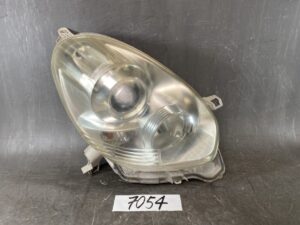 TOYOTA PASSO / NGC30 Genuine Headlight / KOITO 100-51007 / Right Side x1