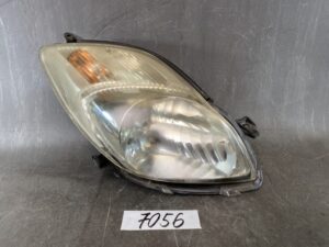 TOYOTA VITZ / SCP90 Genuine HID Headlight / ICHIKOH 52-183 / Right Side x1