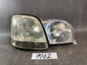 TOYOTA PROGRES / JCG10 Genuine Headlight / KOITO 51-1 / Right Side x1