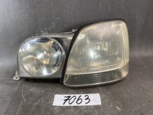 TOYOTA PROGRES / JCG10 Genuine Headlight / KOITO 51-1 / Left Side x1