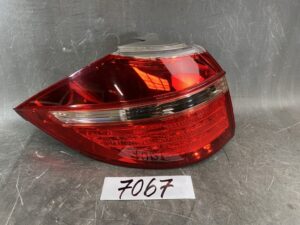 HONDA ELYSION / RR1 Genuine Taillight / ICHIKOH D046A / Left Side x1