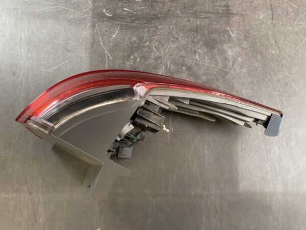 HONDA ELYSION RR1 RR5 Taillight D046A Left Side x1 - Image 5