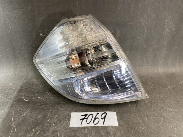 HONDA FIT HV / GP1 Genuine Taillight / STANLEY P9883 L / Light Side x1 » JDM-PARTS NZ