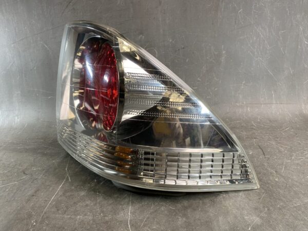 TOYOTA ALTEZZA SXE10 GXE10 Genuine Taillight / KOITO 53-5 / Right Side x1 - Image 2