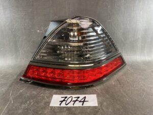HONDA ODYSSEY / RB1 Genuine Taillight / STANLEY P6572 (CLEAR) / Right Side x1
