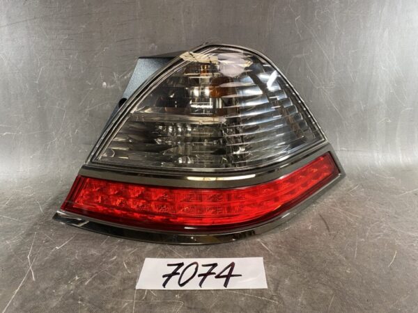 HONDA ODYSSEY / RB1 Genuine Taillight / STANLEY P6572 (CLEAR) / Right Side x1 » JDM-PARTS NZ