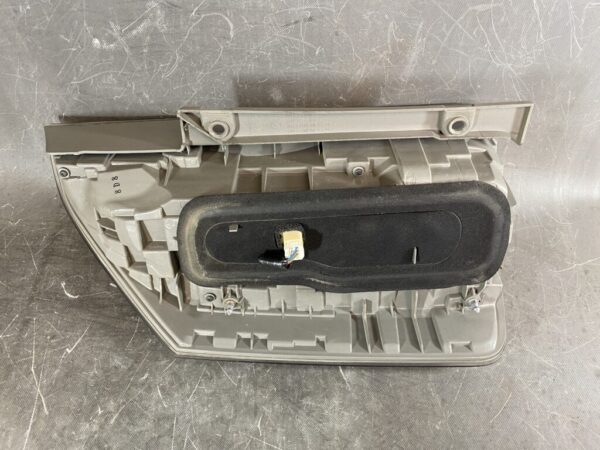 TOYOTA NOAH VOXY ZRR70 ZRR75 Taillight 28-199 Right Side x1 - Image 4