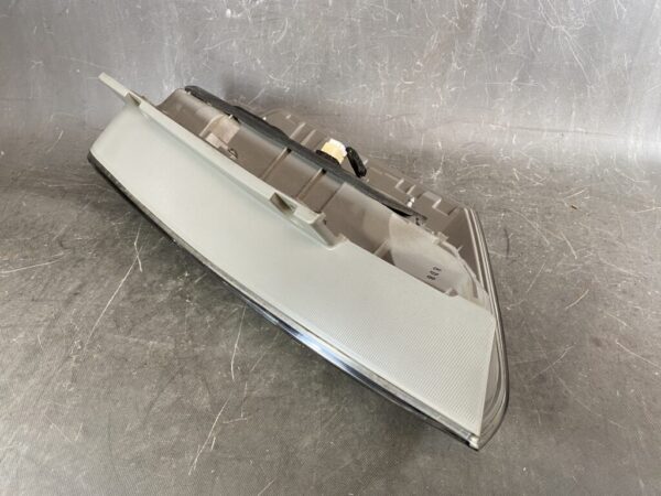 TOYOTA NOAH VOXY ZRR70 ZRR75 Taillight 28-199 Right Side x1 - Image 5