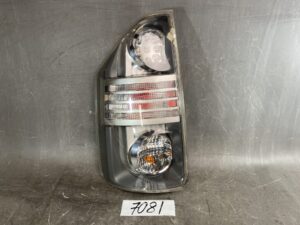 TOYOTA VOXY / ZRR70 Genuine Taillight / ICHIKOH 28-199 / Left Side x1