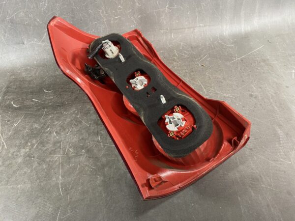 TOYOTA RAUM NCZ20 NCZ25 Genuine Taillight / KOITO 46-6 / Right Side x1 - Image 6