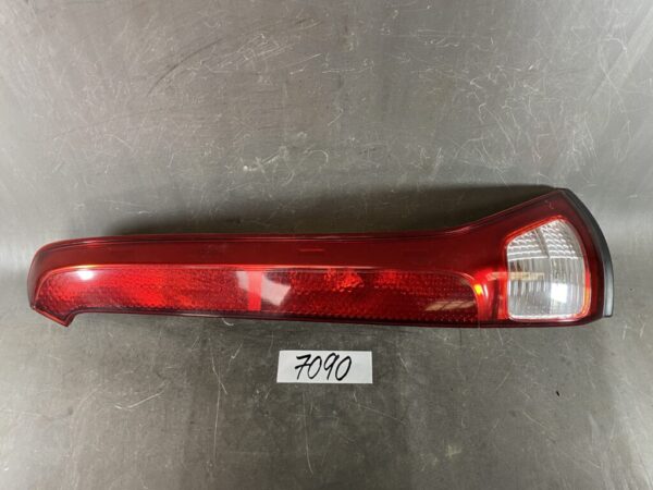 NISSAN SERENA / C25 Genuine Taillight / ICHIKOH D008 / Right Side x1 » JDM-PARTS NZ