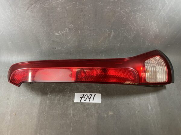 NISSAN SERENA / C25 Genuine Taillight / ICHIKOH D008 / Right Side x1 » JDM-PARTS NZ