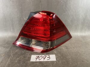 HONDA ODYSSEY / RB1 Genuine Taillight / STANLEY P3882 R / Right Side x1