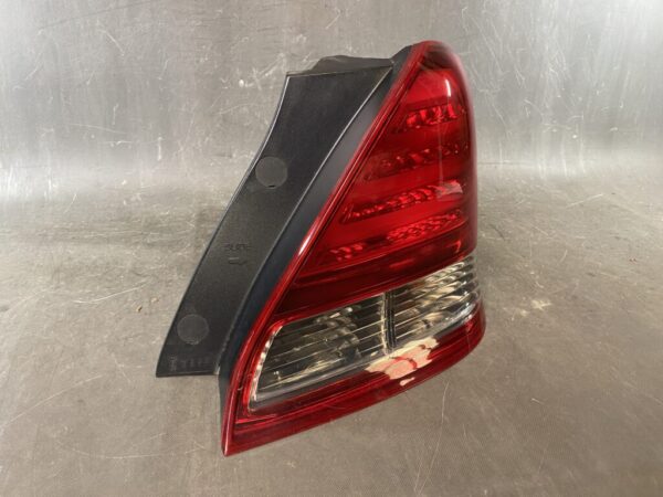 HONDA ODYSSEY RB RB1 RB2 Genuine Taillight / STANLEY P3882 R / Right Side x1 - Image 2