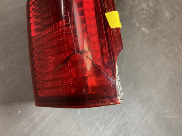 MITSUBISHI LANCER CEDIA WAGON CS5W Genuine Taillight / KOITO 220-87508 / Right Side x1 - Image 8