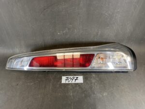 NISSAN SERENA / C26 Genuine Taillight / KOITO 220-23096 / Right Side x1