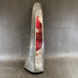 NISSAN SERENA C26 HC26 NC26 HFC26 NC26 FNC26 Genuine Taillight / KOITO 220-23096 / Right Side x1