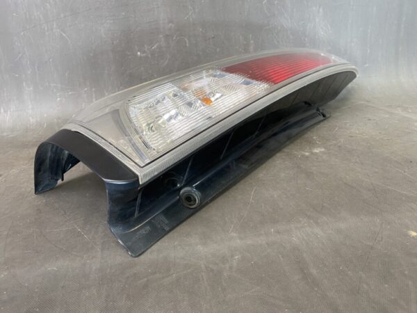 NISSAN SERENA C26 SUZUKI LANDY Taillight 220-23096 Left Side x1 - Image 5