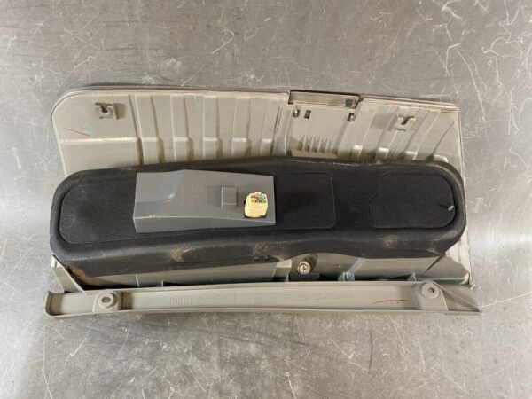 TOYOTA NOAH VOXY AZR60 AZR65 Genuine Taillight / ICHIKOH 28-185 / Right Side x1 - Image 5