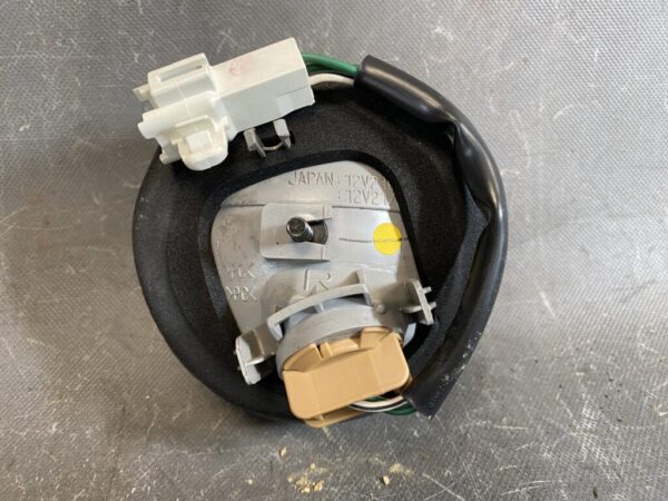 TOYOTA ALTEZZA SXE10 GXE10 Taillight 53-7 Right Side x1 - Image 4