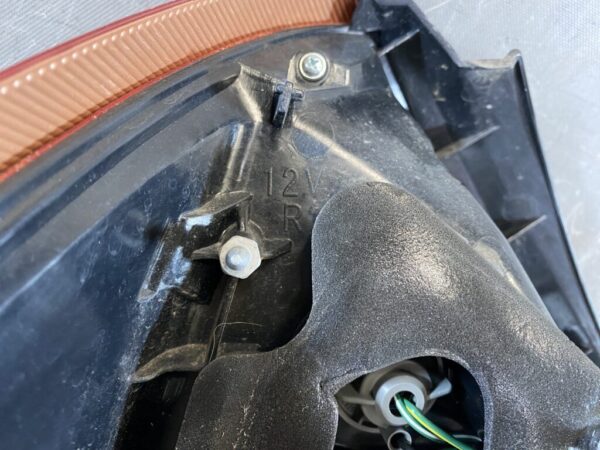 NISSAN TIIDA / TIIDA LATIO C11 NC11 SC11 SNC11 Genuine Taillight / STANLEY P4088 R / Right Side x1 - Image 5