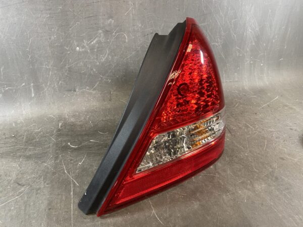NISSAN TIIDA / TIIDA LATIO C11 NC11 SC11 SNC11 Genuine Taillight / STANLEY P4088 R / Right Side x1 - Image 3