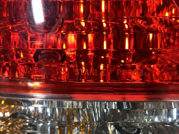 NISSAN TIIDA / TIIDA LATIO C11 NC11 SC11 SNC11 Genuine Taillight / STANLEY P4088 L / Left Side x1 - Image 4