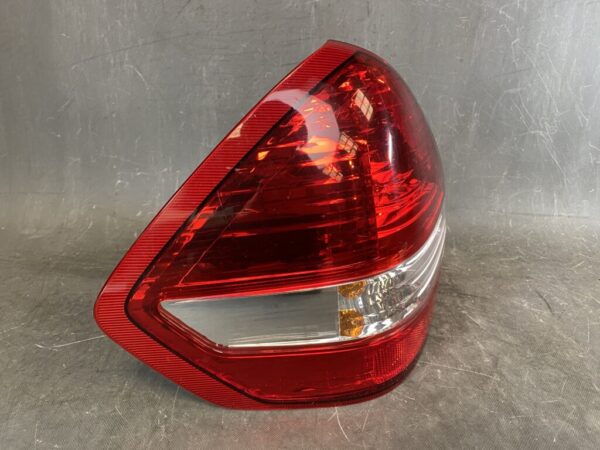 NISSAN TIIDA / TIIDA LATIO C11 NC11 SC11 SNC11 Genuine Taillight / STANLEY P4088 L / Left Side x1 - Image 2