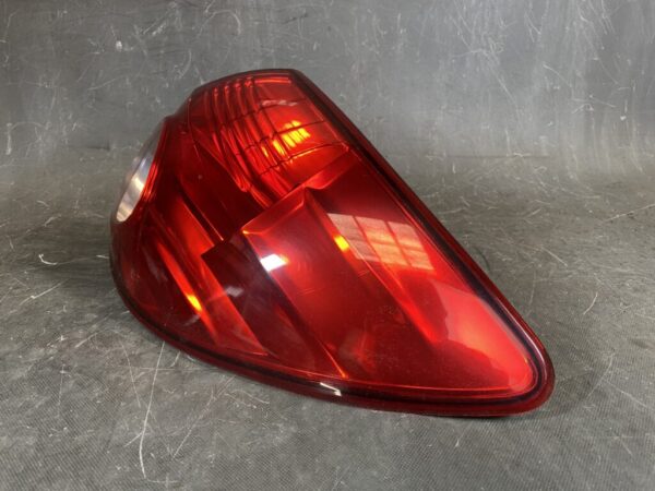 NISSAN AD WINGROAD LANCER CARGO Taillight 220-24886 Right Side x1 - Image 2