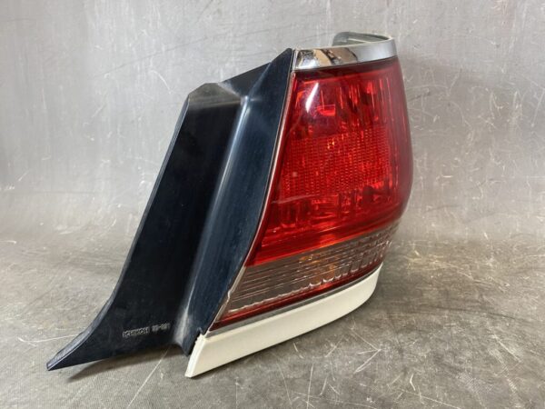 TOYOTA CROWN GS171 JZS171 JZS175 JKS175 JZS179 Taillight 30-291 Right Side x1 - Image 3