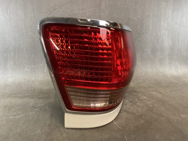 TOYOTA CROWN GS171 JZS171 JZS175 JKS175 JZS179 Taillight 30-291 Left Side x1 - Image 2