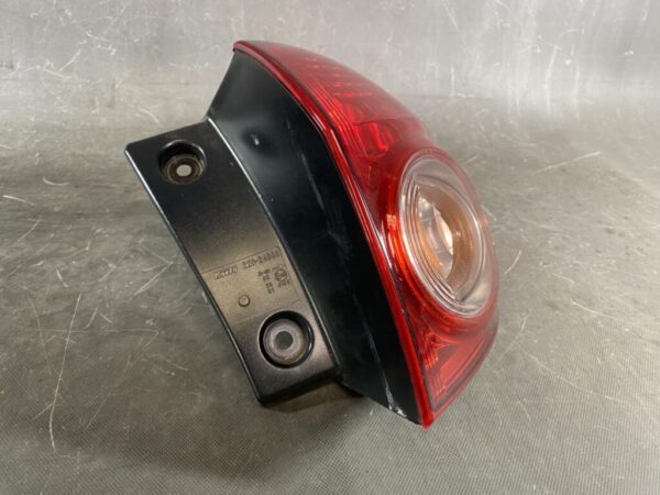 NISSAN AD WINGROAD LANCER CARGO Taillight 220-24886 Right Side x1 - Image 3