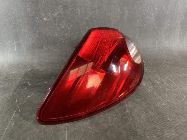 NISSAN AD WINGROAD LANCER CARGO Taillight 220-24886 Left Side x1 - Image 2