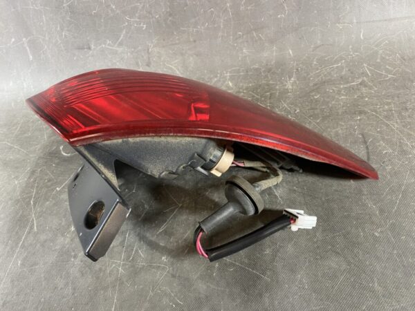 NISSAN AD WINGROAD LANCER CARGO Taillight 220-24886 Left Side x1 - Image 7