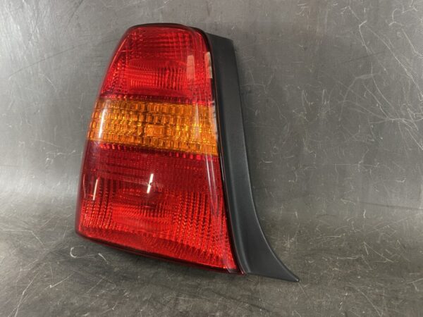 TOYOTA PROGRES JCG10 JCG11 JCG15 Taillight 51-4 Left Side x1 - Image 2