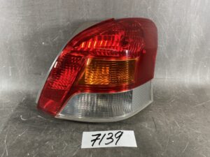 TOYOTA VITZ / SCP90 Genuine Taillight / KOITO 52-185 / Right Side x1